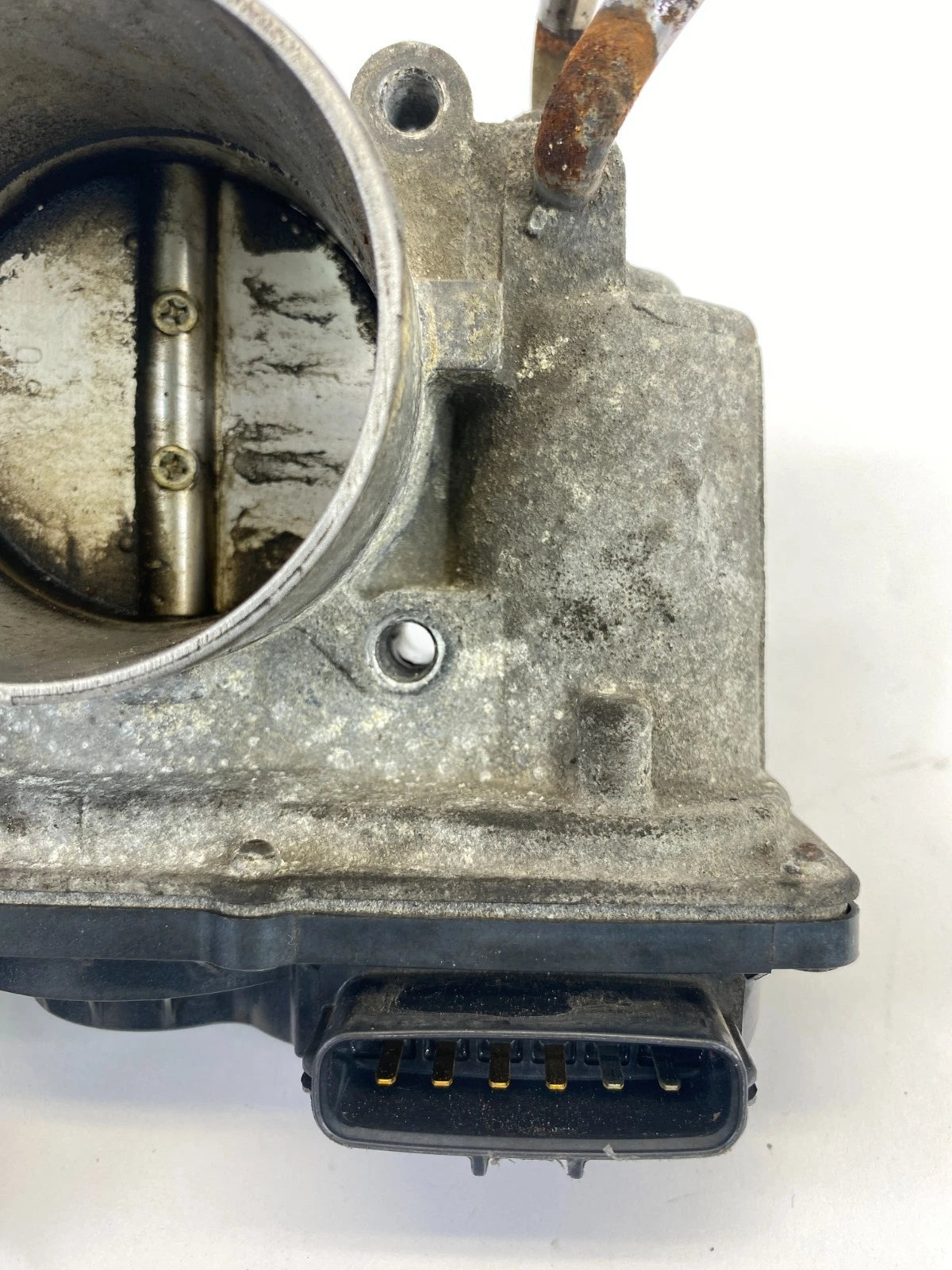 11-19 HYUNDAI ELANTRA 14-21 TUCSON THROTTLE BODY VALVE ASSEMBLY 35100-2E000 OEM