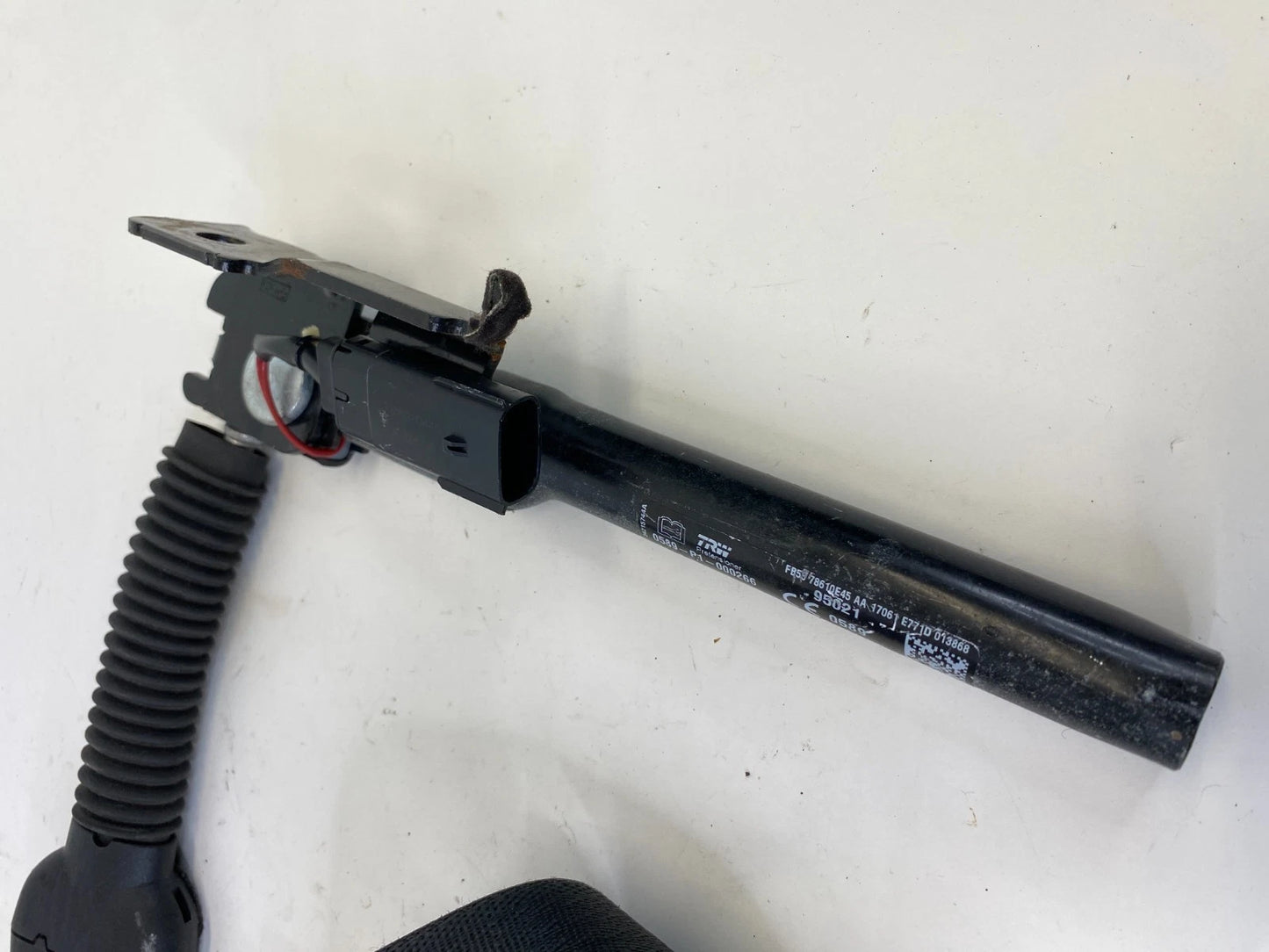 2016-2019 FORD EXPLORER INTERCEPTOR UTILITY FRONT LEFT SEAT BELT RETRACTOR ASSY