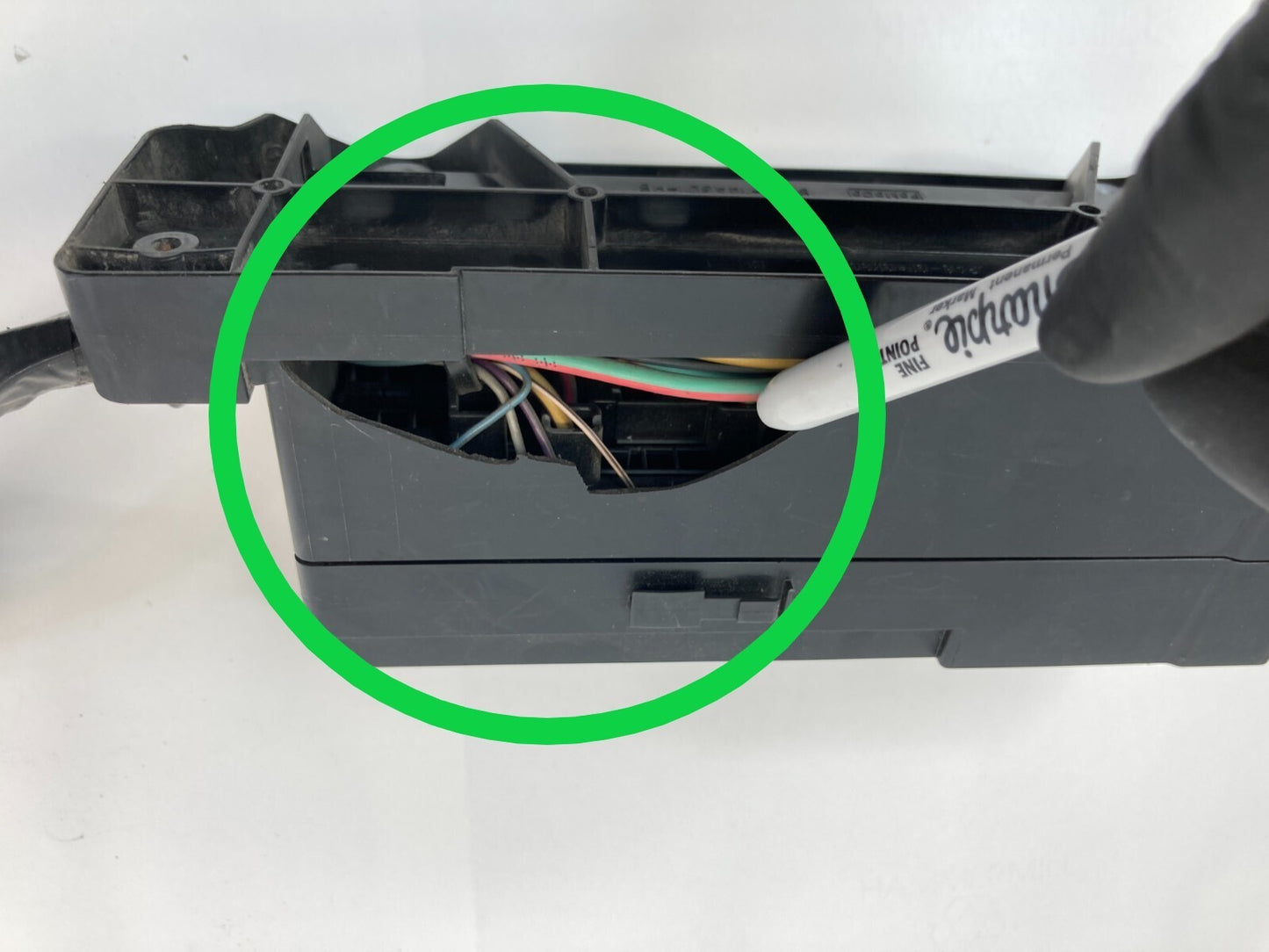 2012-2018 Ford Focus Sedan 2.0L Rear Trunk Fuse Relay Box Fusebox E00018599 OEM