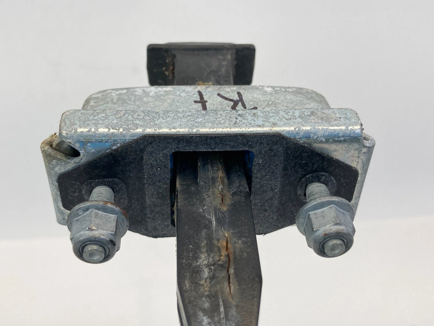 2012-2018 FORD FOCUS SEDAN FRONT RIGHT DOOR LOCK CHECK STOPPER STRAP CM51A23500