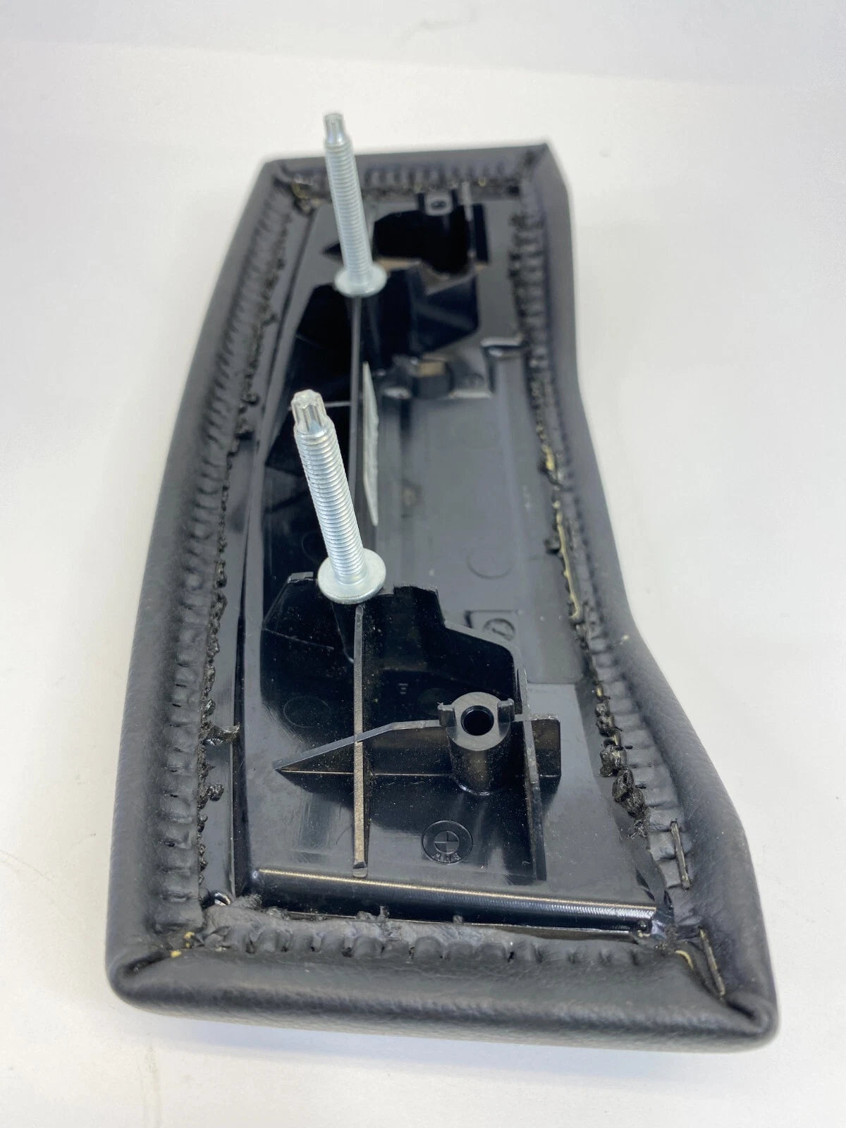 04-07 BMW 530I 525I REAR CENTER CONSOLE ARMREST TRIM PANEL BEZEL 7060174 OEM