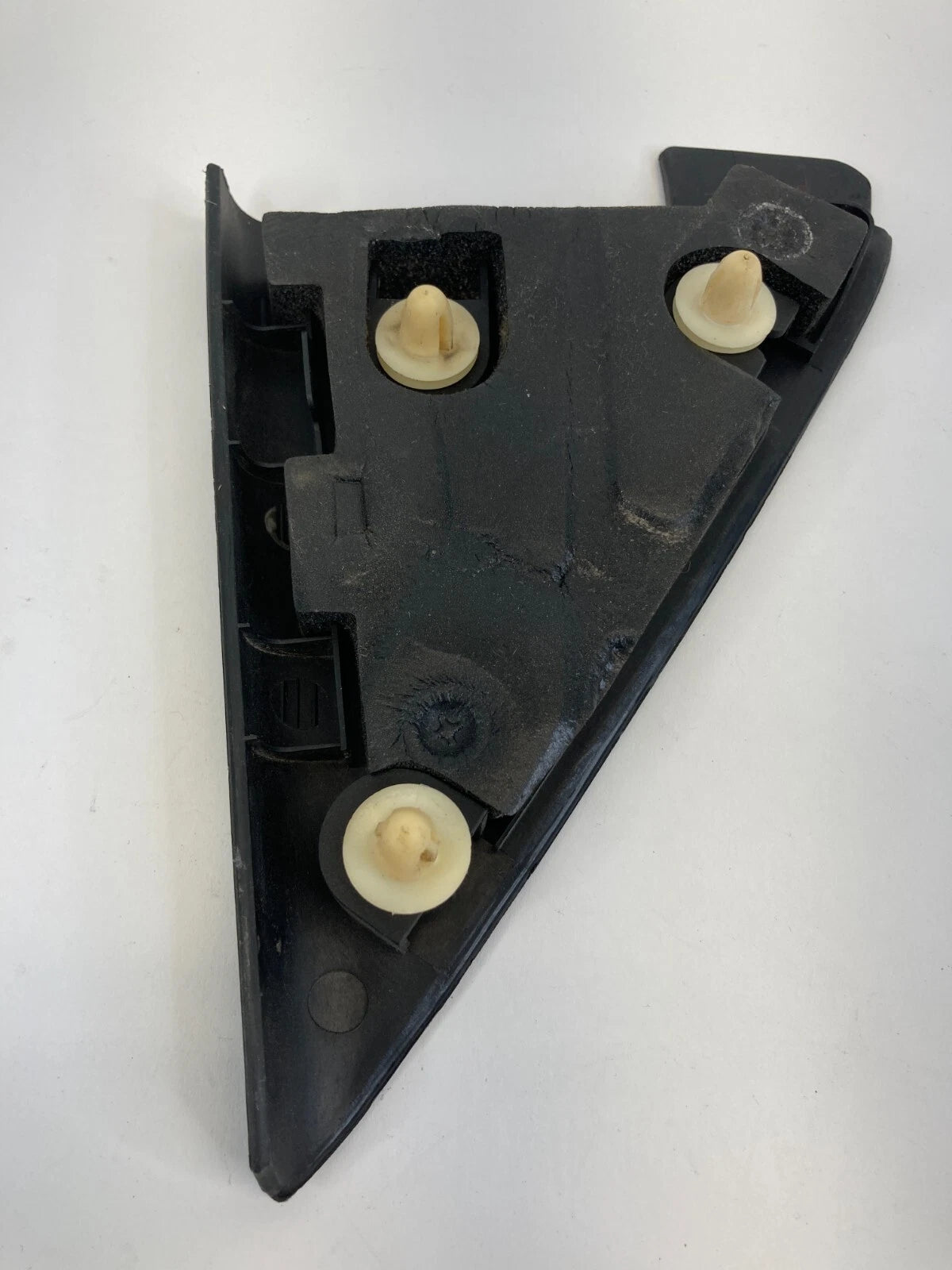 2004-2009 KIA SPECTRA REAR RIGHT PASSENGER DOOR INNER CORNER COVER TRIM OEM