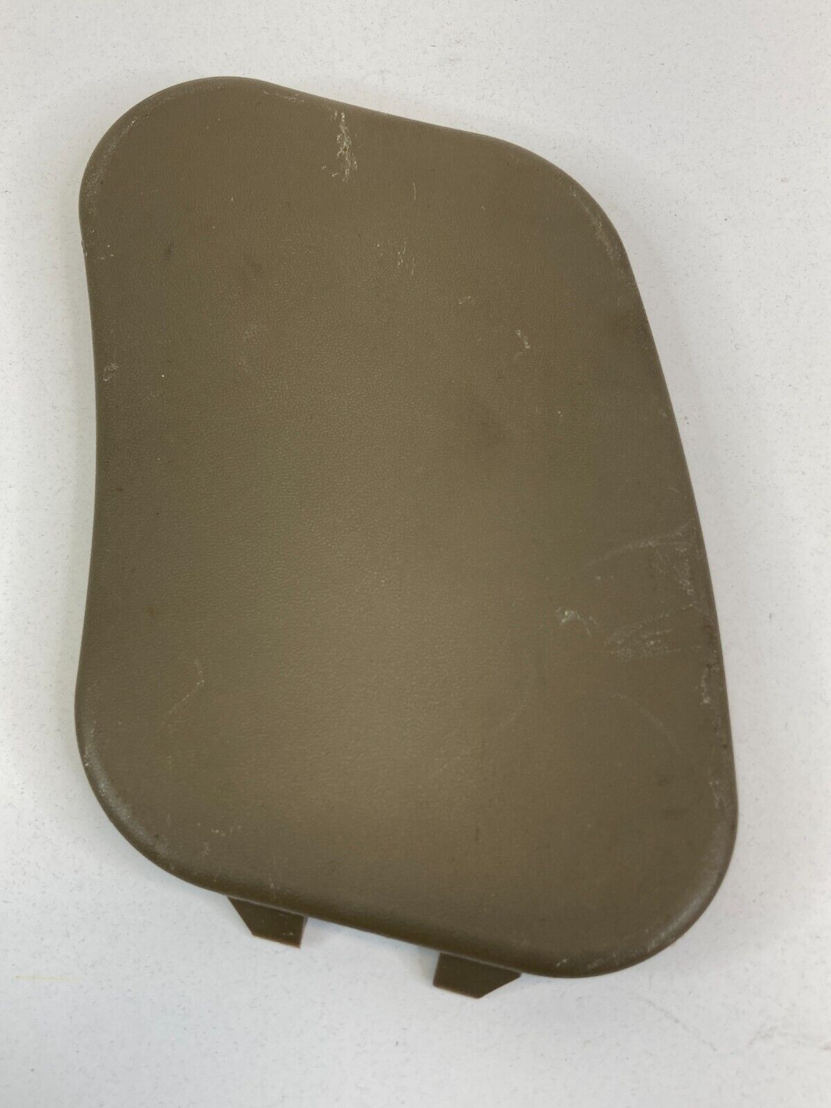 2000-2004 Subaru Outback Rear Right Access Tailgate Lamp Cap Cover 94067AE140