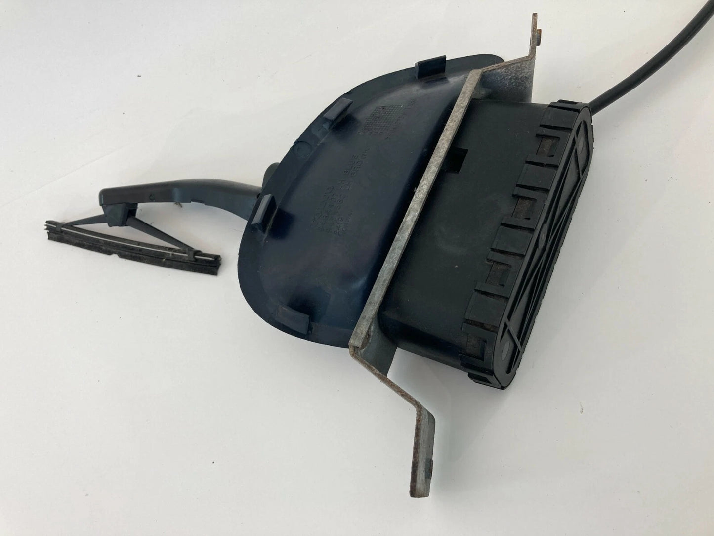 2003 2004 VOLVO XC70 FRONT BUMPER HEAD LIGHT WIPER WASHER MOTOR TRIM GROMMET OEM