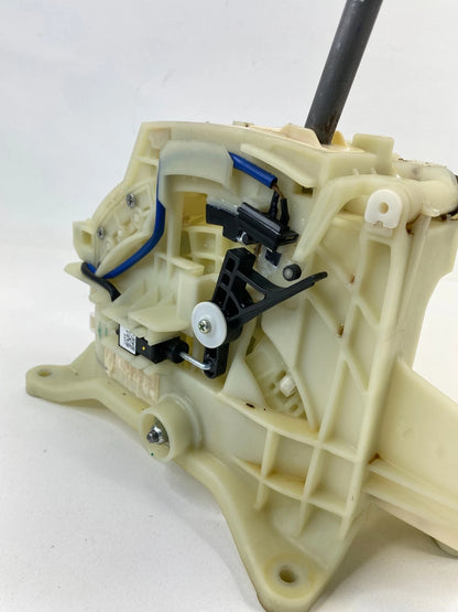 2015-2017 HYUNDAI SONATA A/T TRANSMISSION GEAR FLOOR SHIFTER SHIFT SELECTOR OEM