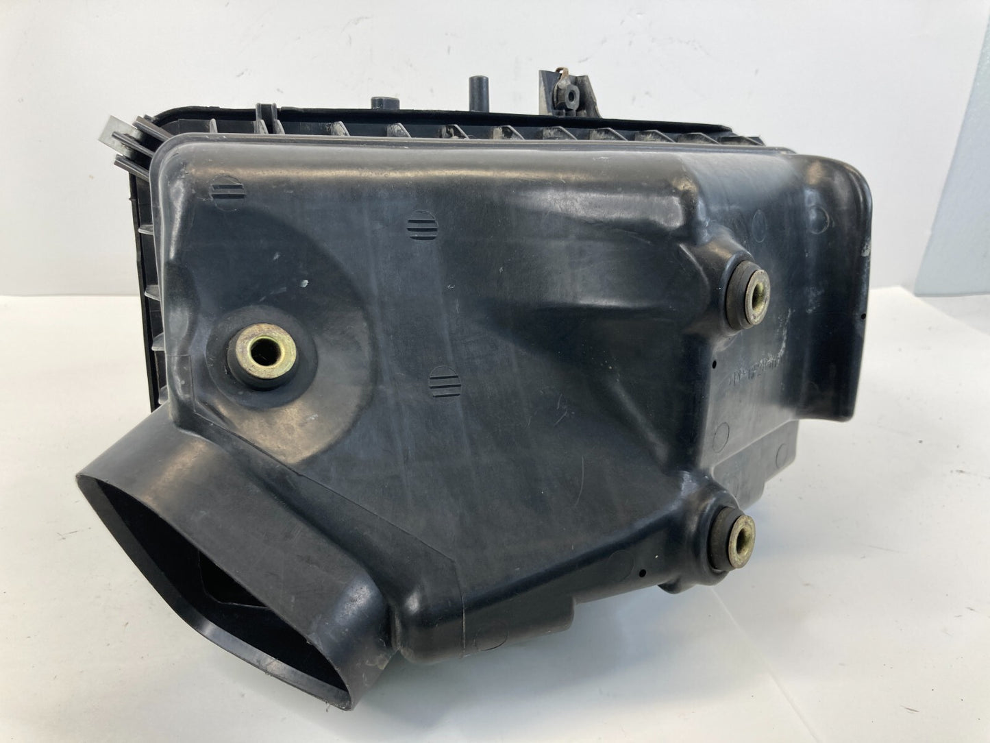 1997-1999 Toyota Camry Air Intake Cleaner Box Filter Assembly 17705-03090 OEM