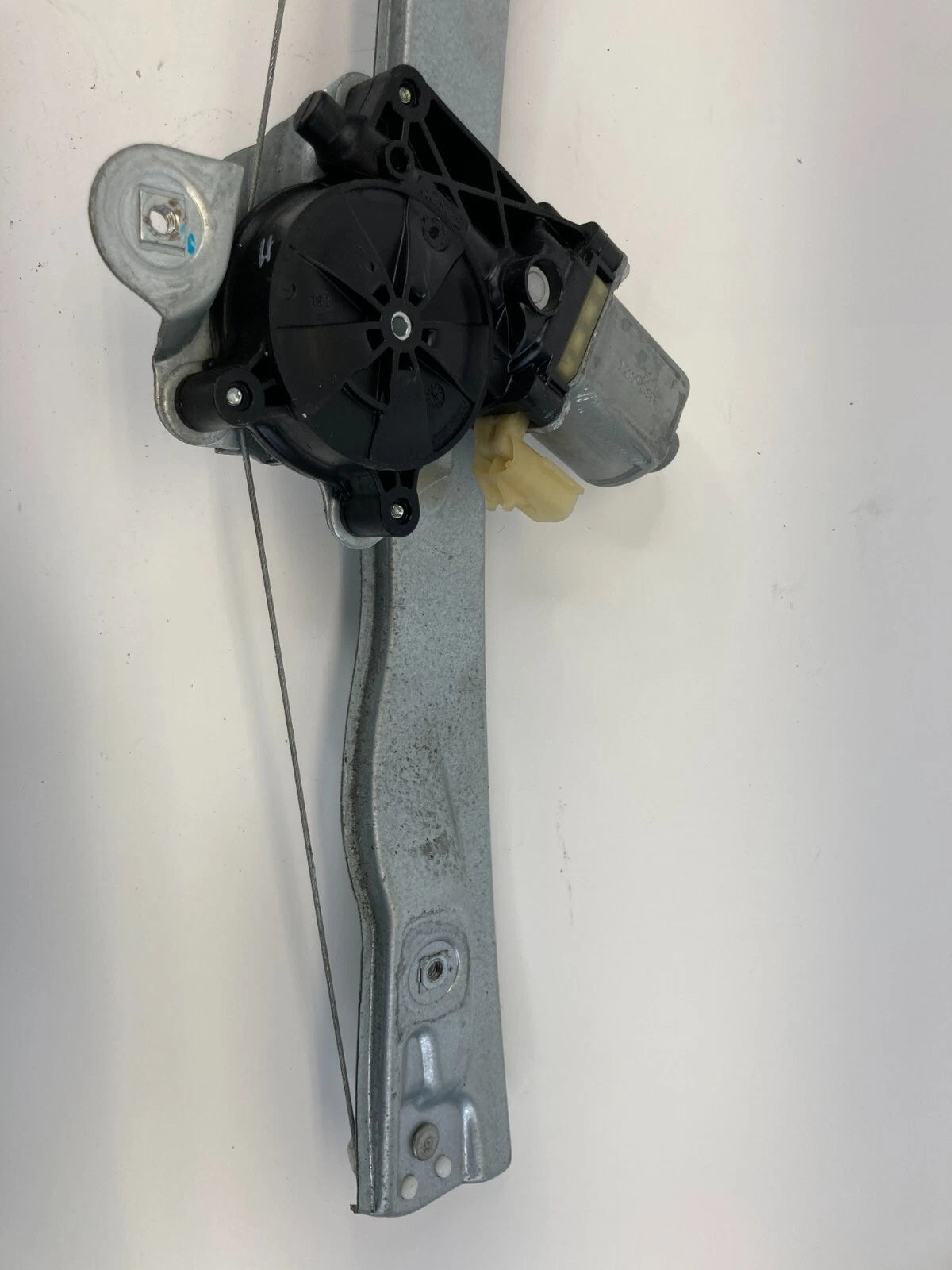 12-16 CHEVY CRUZE REAR RIGHT DOOR POWER WINDOW REGULATOR MOTOR 0130822680 OEM