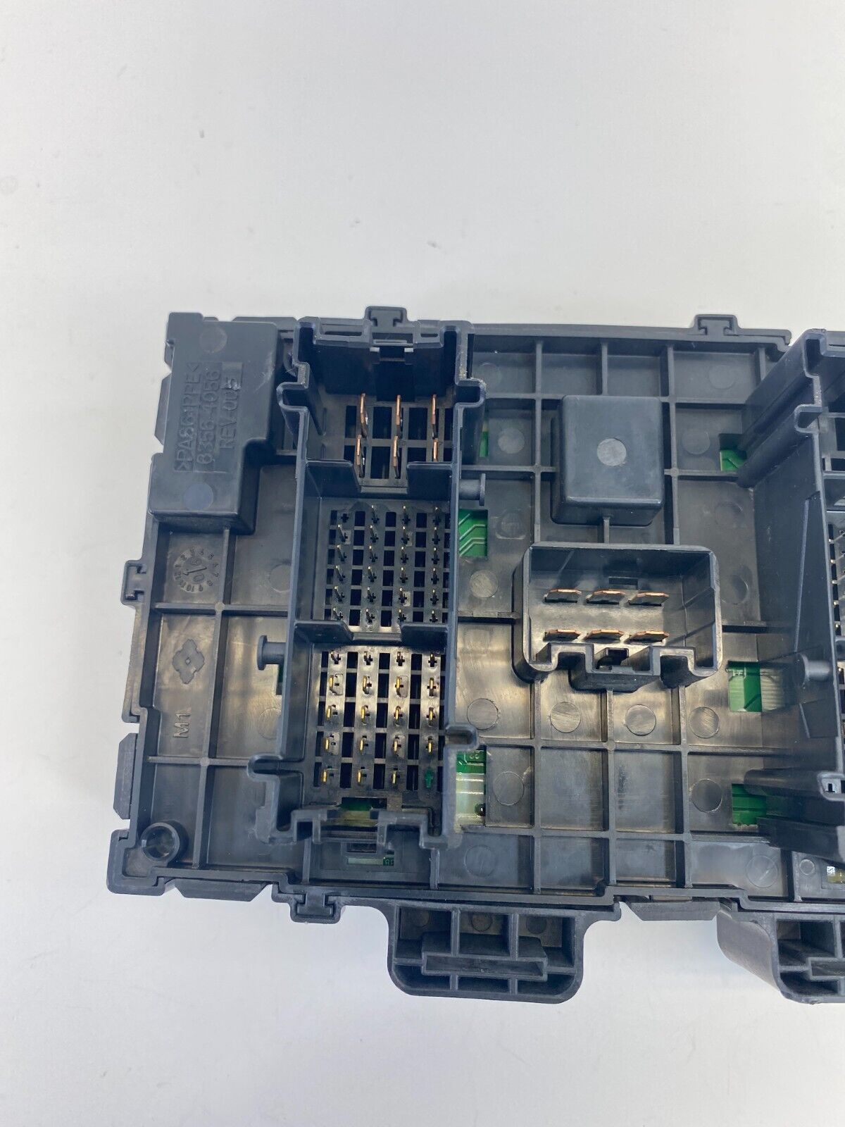 2007-2009 Suzuki XL-7 3.6L V6 24V Interior Cabin Relay Fuse Box Block 15947086