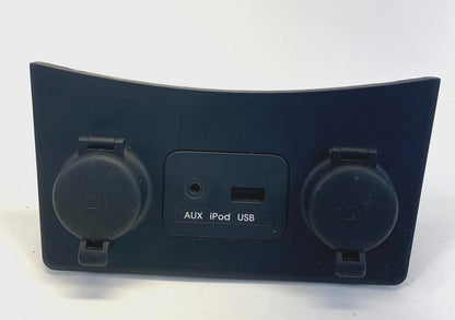 2010-2013 KIA FORTE CONSOLE AUX IPOD USB SOCKET INPUT POWER OUTLET PORT ASSY OEM
