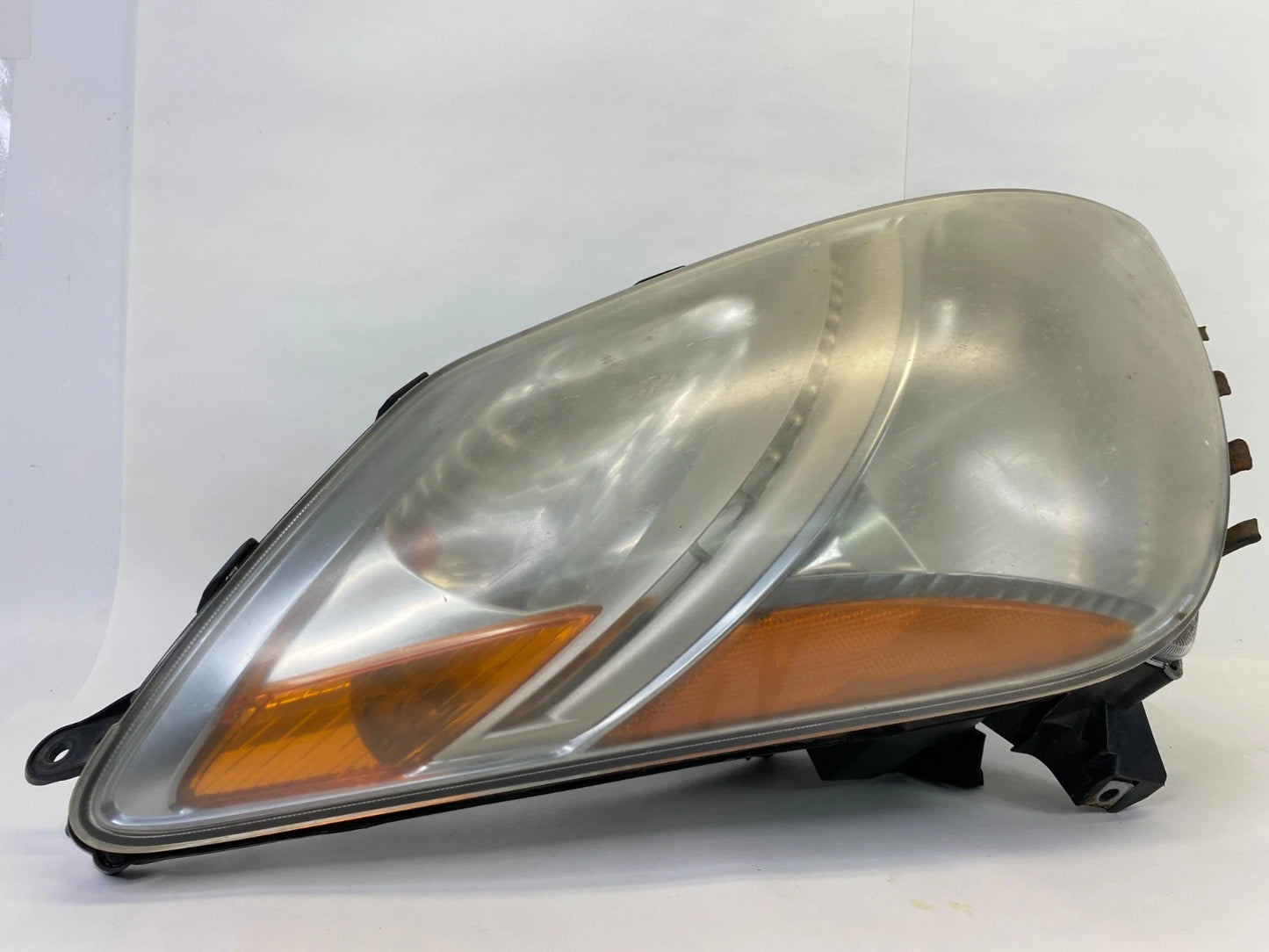 2006-2009 TOYOTA PRIUS RIGHT PASSENGER RH SIDE HEADLIGHT HALOGEN HEADLAMP OEM