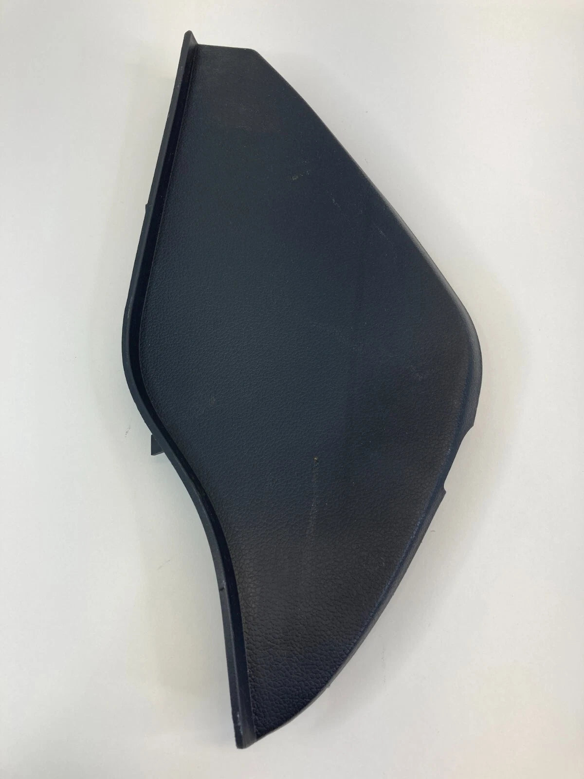 2012-2017 KIA RIO DASHBOARD RIGHT SIDE END CAP COVER 84767-1W000HU OEM