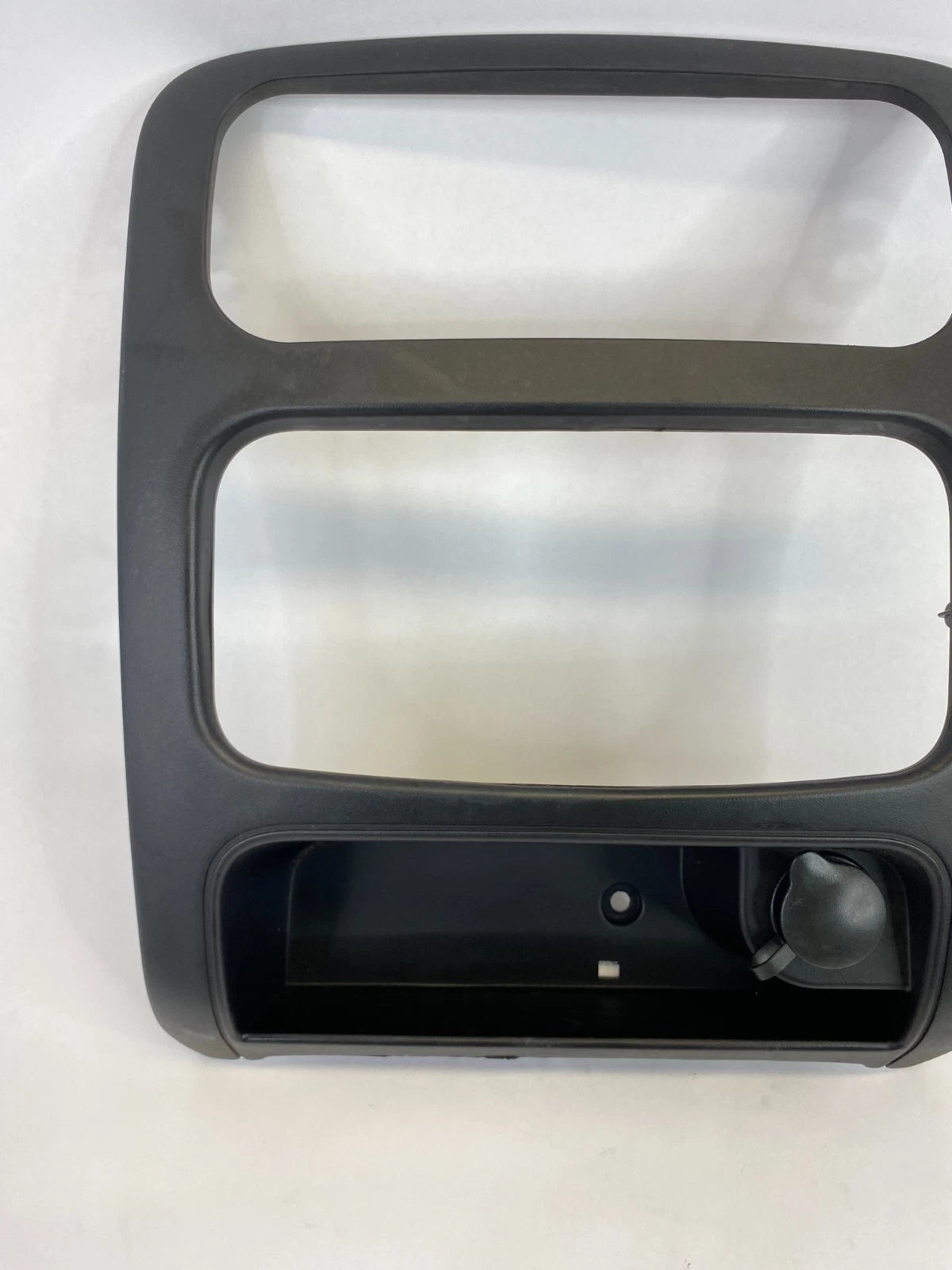 2003-2007 JEEP LIBERTY DASH PANEL RADIO CLIMATE BEZEL TRIM BLACK 5KD13DX9AC OEM
