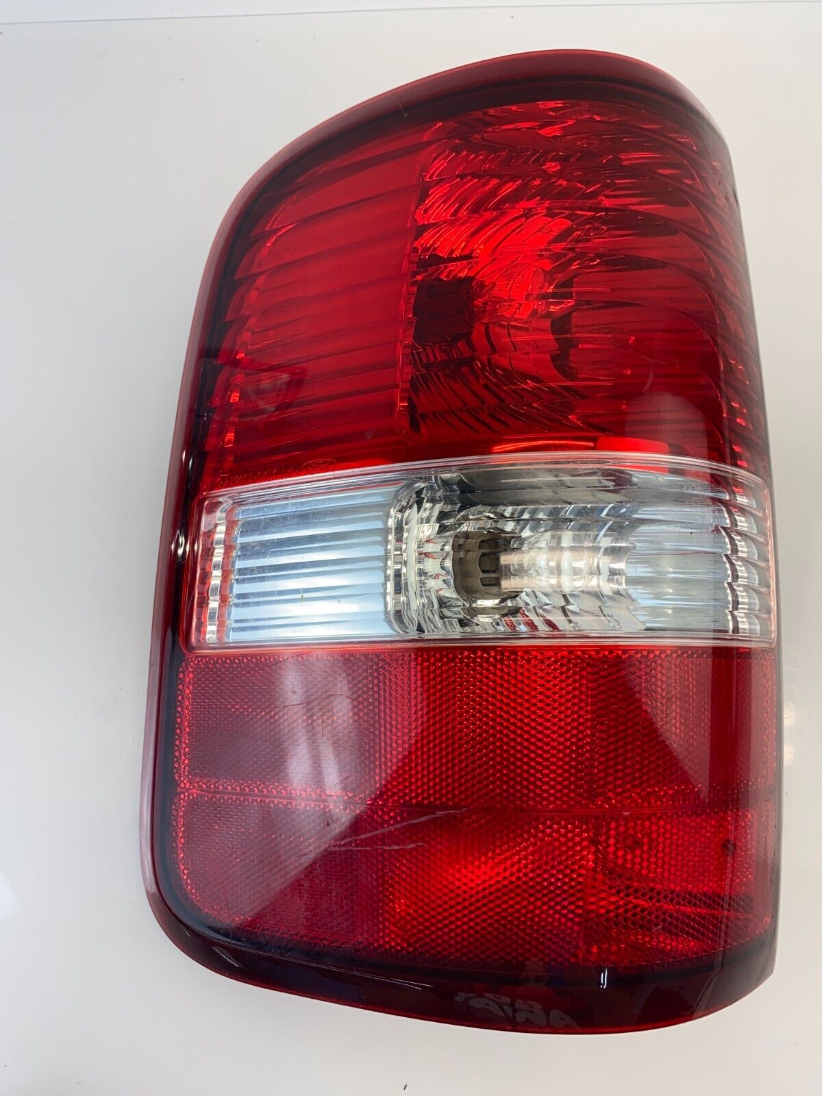 2004-2008 Ford F-150 Left Driver Side Tail Light Taillight Lamp 4L34-I3B505-A