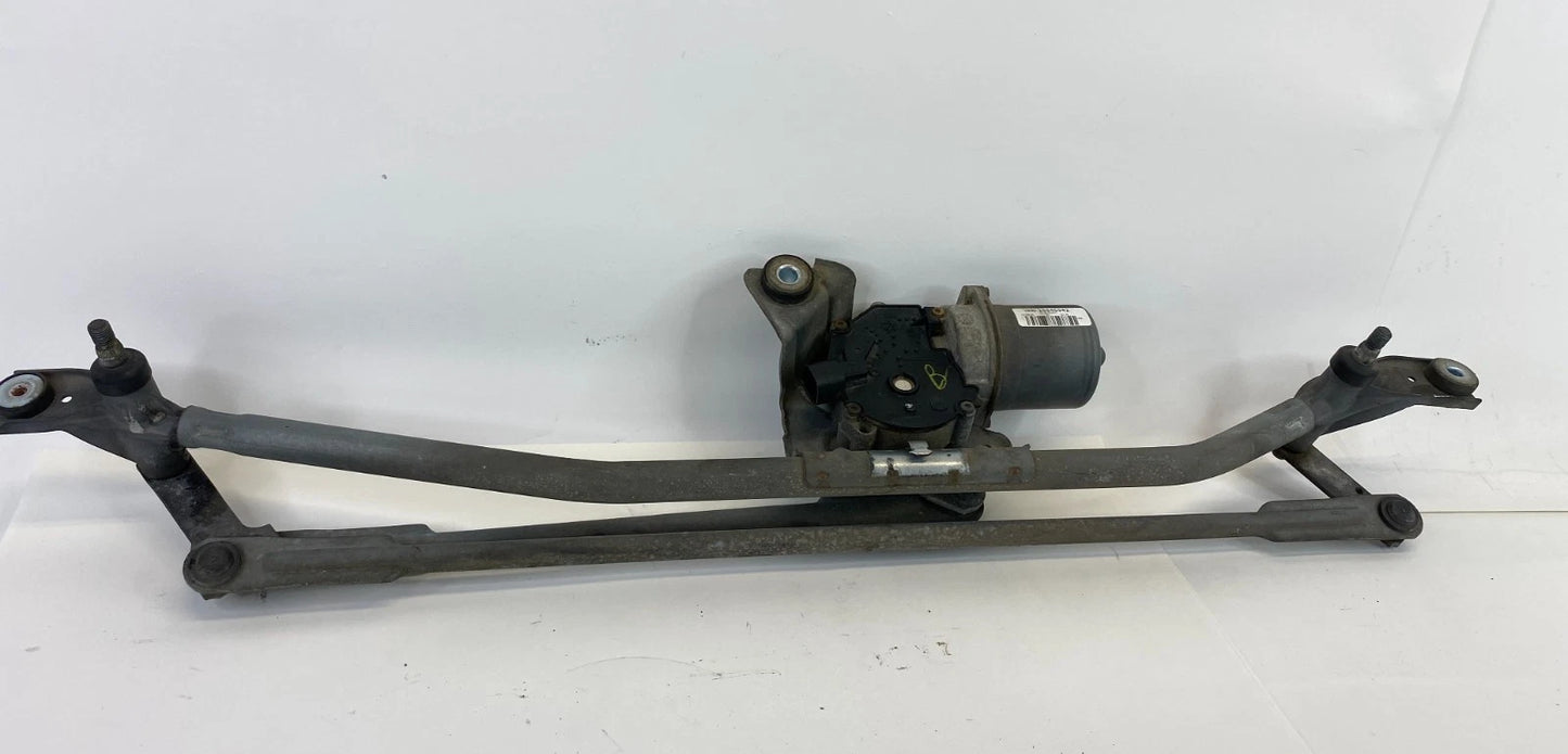 2007-2014 GMC YUKON FRONT WINDSHIELD WIPER MOTOR W/ LINKAGE 15846942 OEM