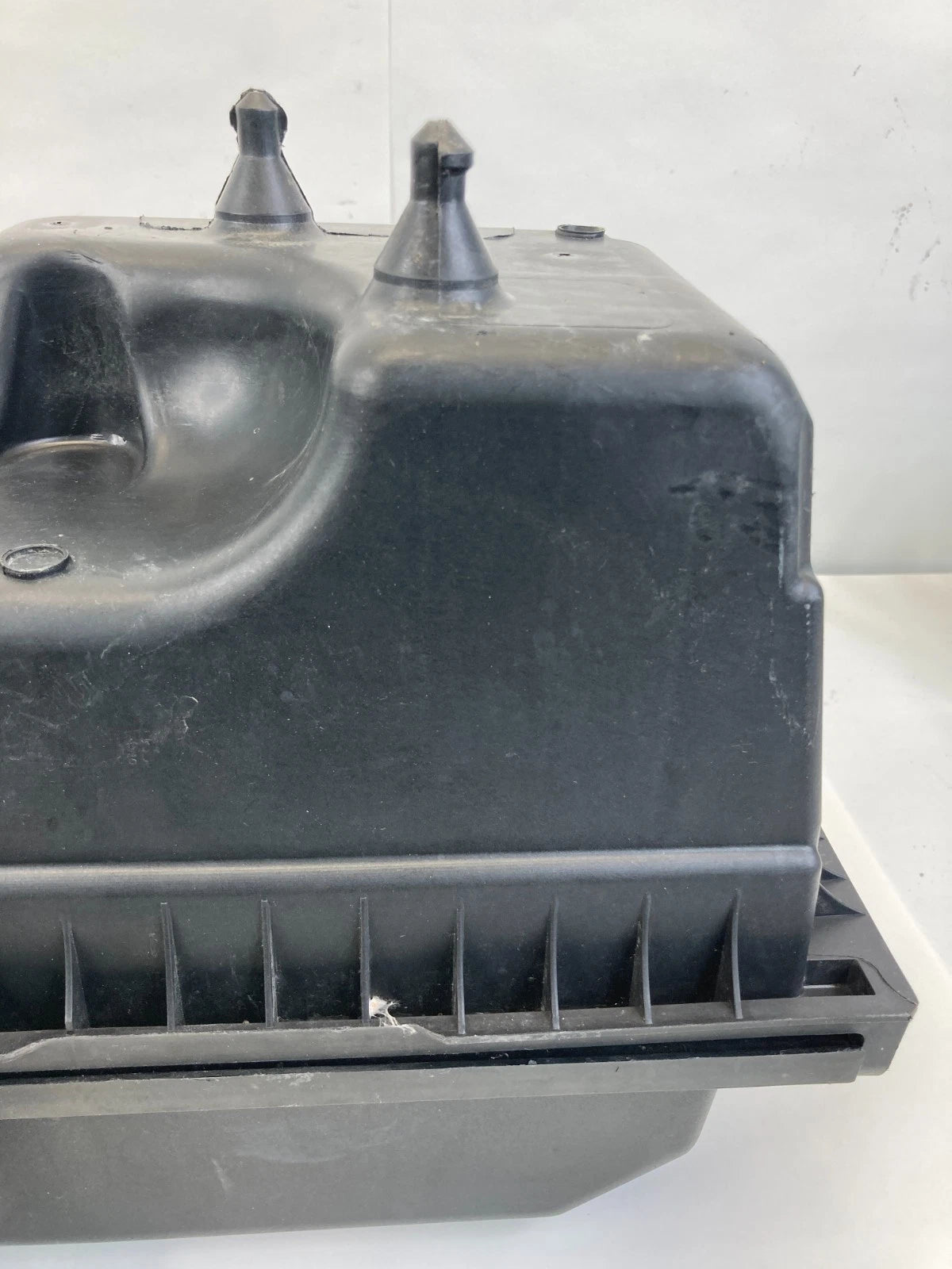 2013-2019 FORD INTERCEPTOR UTILITY AIR INTAKE CLEANER FILTER BOX AA53-9C662-CE