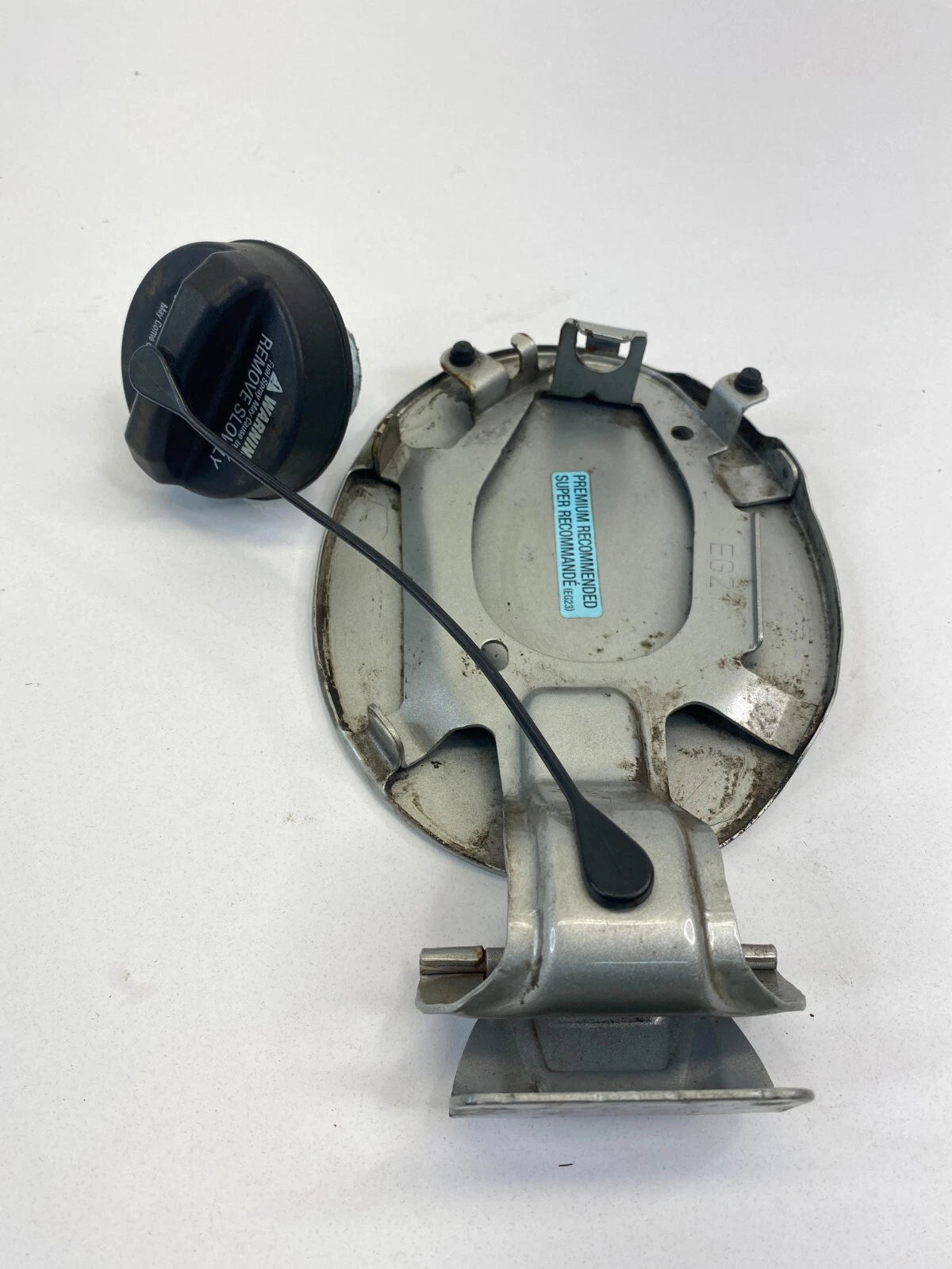 2007 2008 2009 MAZDA CX-7 CX7 FUEL FILLER DOOR GAS TANK LID COVER W/CAP EG21 OEM