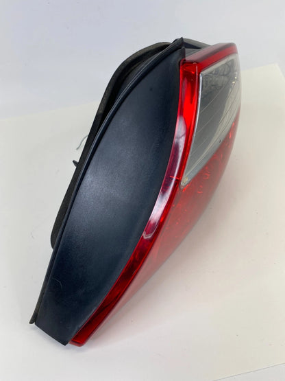 2000-2004 JAGUAR S-TYPE REAR RIGHT PASSENGER TAIL LIGHT TAILLIGHT XR83-13404-AH