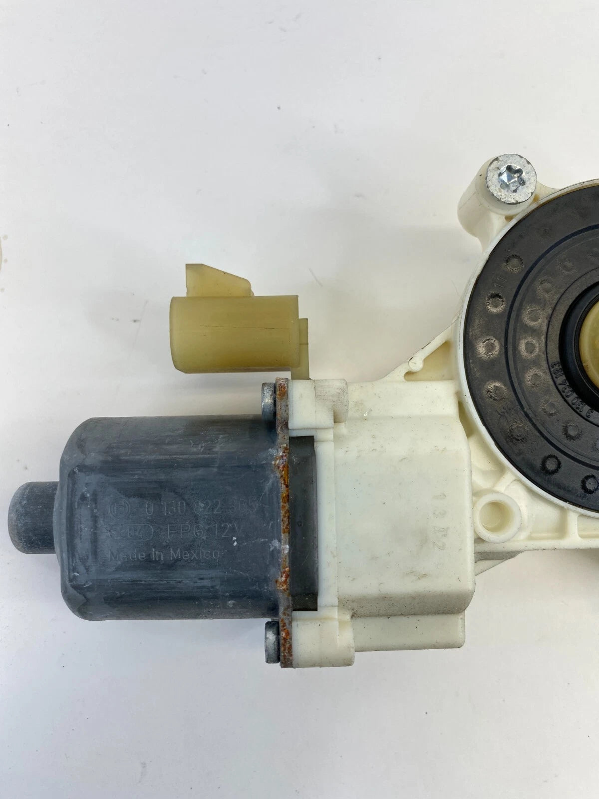 2008-2017 BUICK ENCLAVE REAR LEFT SIDE DOOR POWER WINDOW MOTOR 0130822365 OEM
