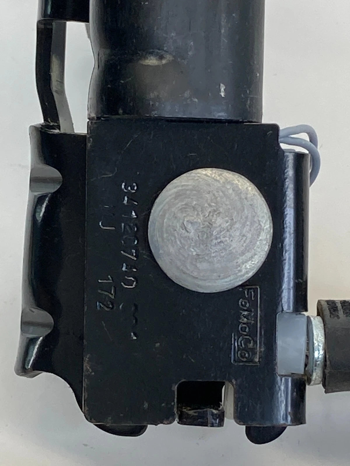 16-19 FORD EXPLORER INTERCEPTOR UTILITY FRONT RIGHT SEAT BELT RETRACTOR OEM