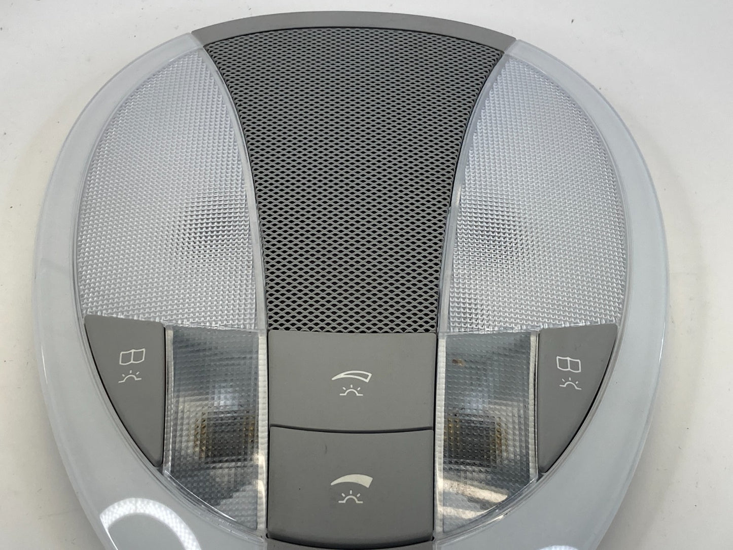 2006 Mercedes-Benz CLS500 Rear Overhead Dome Reading Light Lamp A211-820-20-01