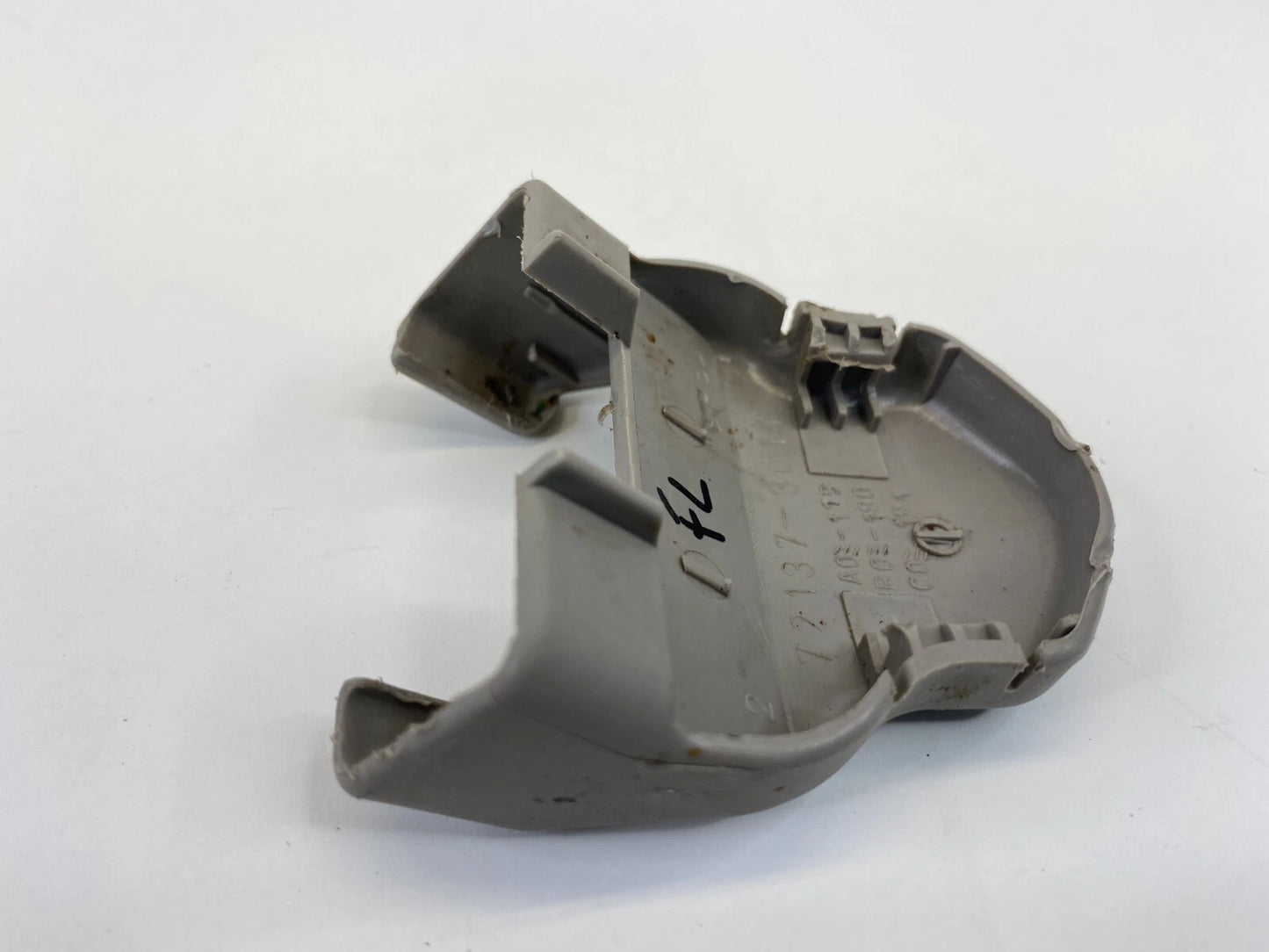 98-05 LEXUS GS300 FRONT LEFT DRIVER SIDE TRACK END CAP COVER TRIM 7213730110 OEM
