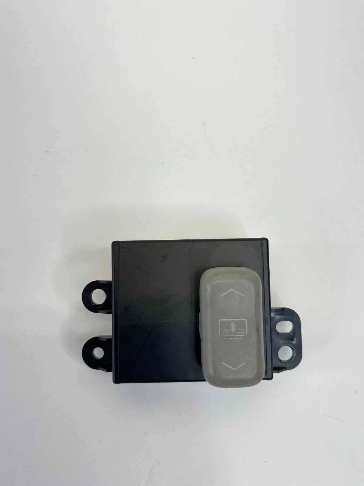 2005 2006 2007 2008 2009 CADILLAC SRX SUNROOF SWITCH CONTROL BUTTON 15141050