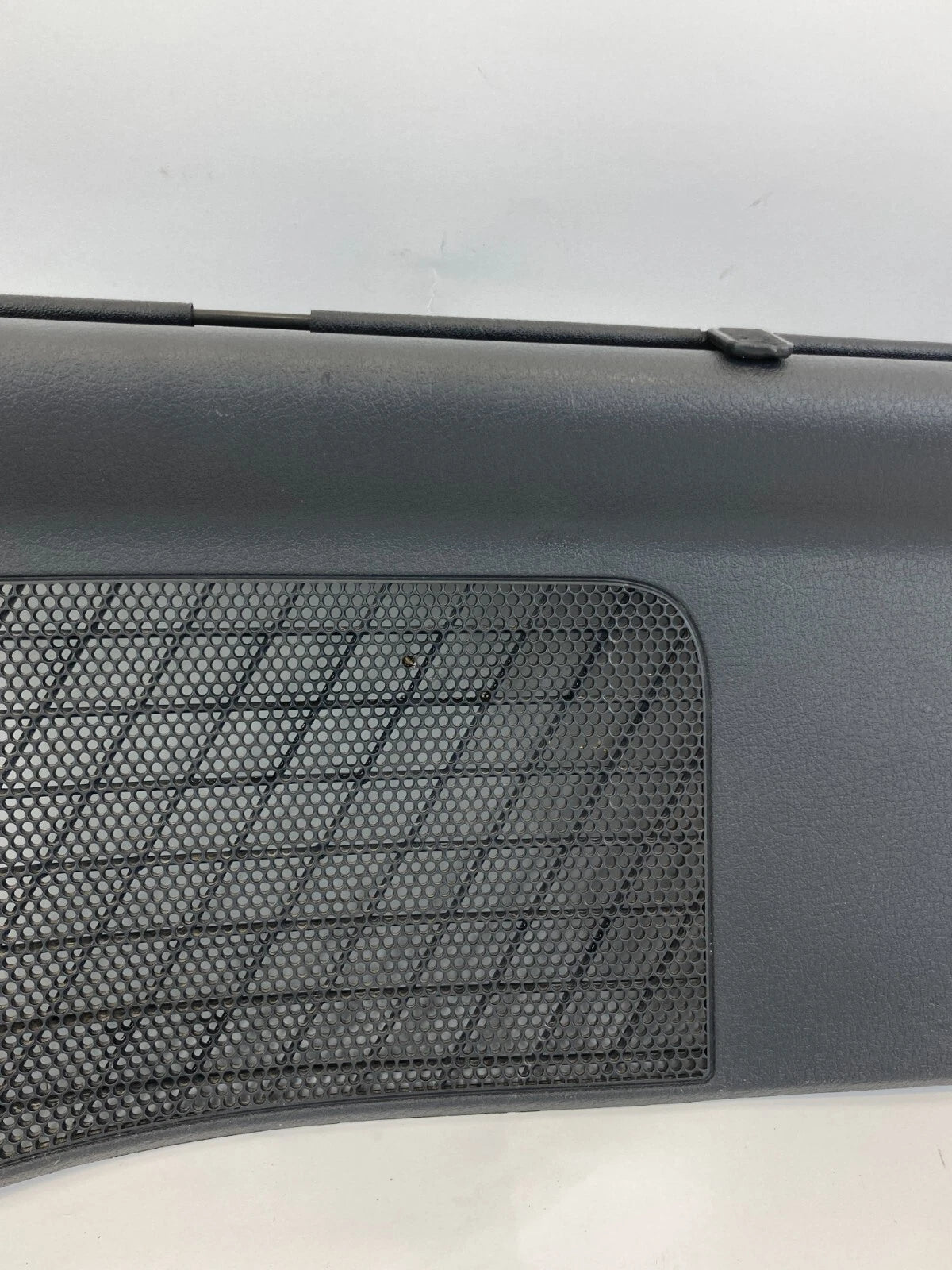 2009-2014 VOLKSWAGEN ROUTAN REAR LEFT SIDE 3RD ROW QUARTER WINDOW SUN SHADE OEM