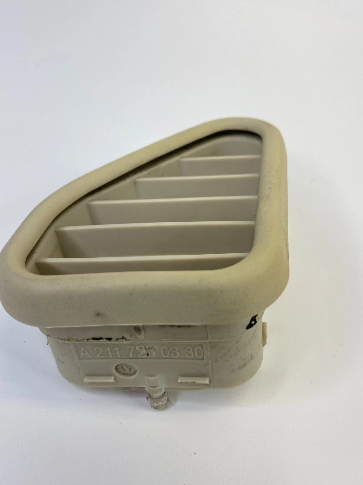 03-06 MERCEDES-BENZ E500 FRONT LEFT DOOR PANEL AIR VENT TRIM ELEMENT 2117200330
