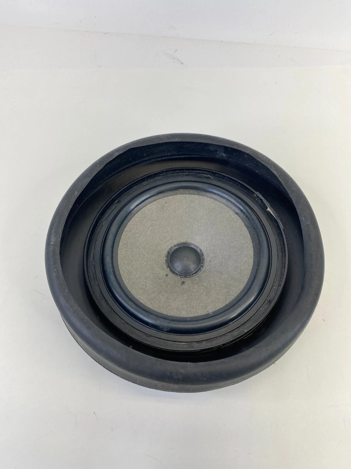 2003-2010 VW NEW BEETLE REAR LEFT OR RIGHT SIDE AUDIO SPEAKER 1C0-035-411-F OEM