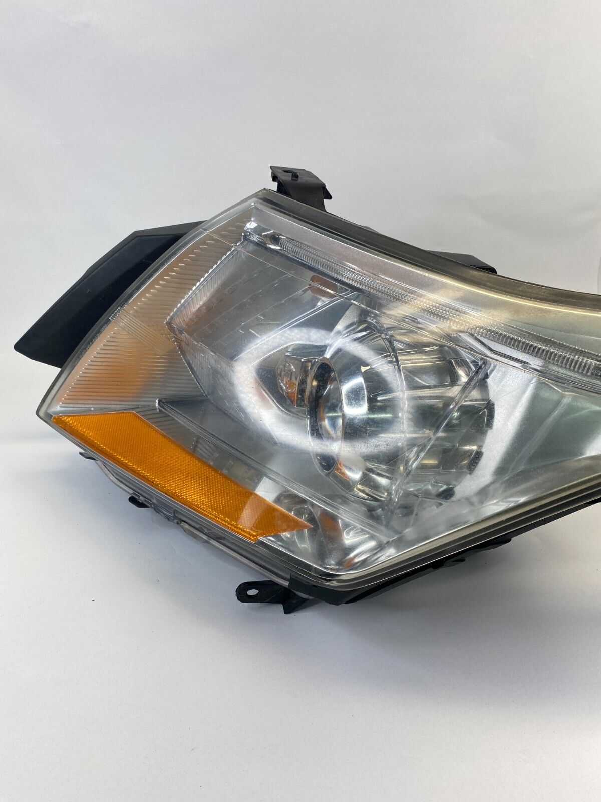 2010-2013 Cadillac SRX Front Right Side Headlight Headlamp Xenon 031100-3091 OEM