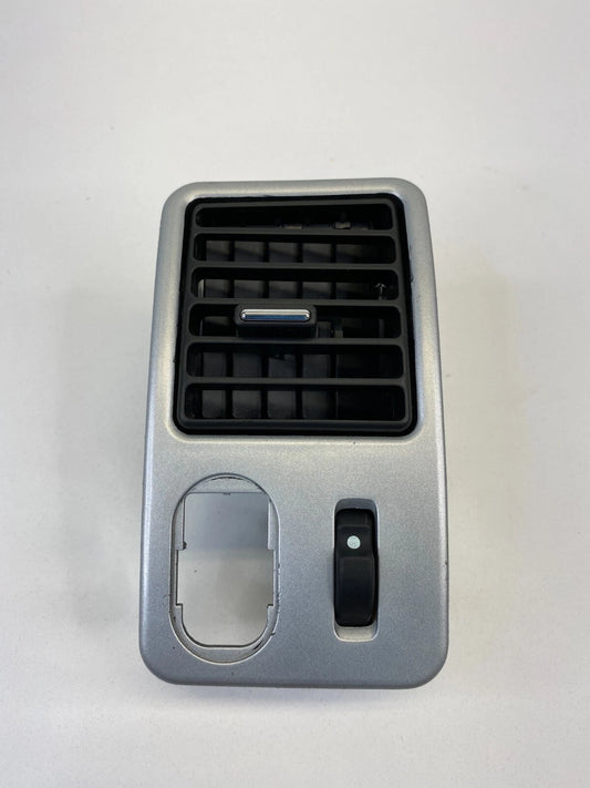 07-09 PONTIAC TORRENT FRONT LEFT SIDE A/C DASH AIR VENT GRILLE OUTLET 15264994