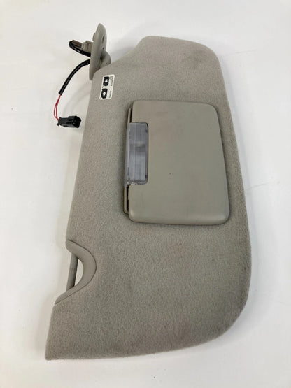 2005 2006 2007 GMC ENVOY FRONT RIGHT PASSENGER SUNVISOR SUN VISOR W ILLUMINATION