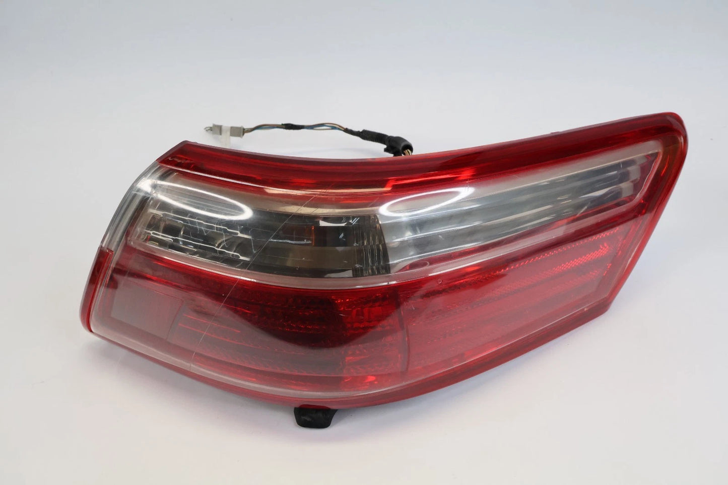 2007 2008 2009 TOYOTA CAMRY RIGHT PASSENGER SIDE TAILLIGHT OUTER TAIL LAMP OEM