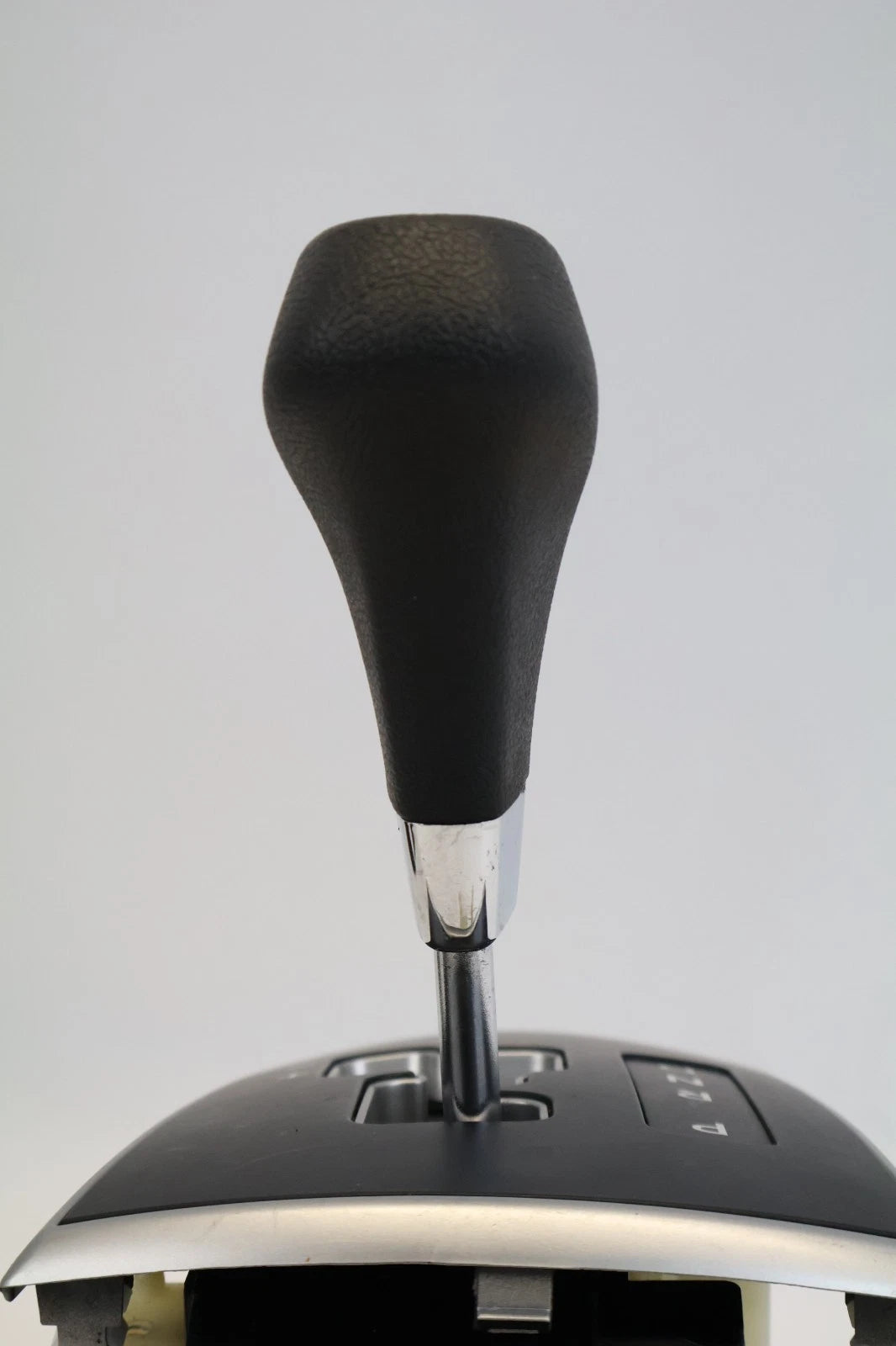 2012-2014 HYUNDAI ACCENT AUTOMATIC FLOOR SHIFTER SELECTOR LEVER ASSY 46700-1R220