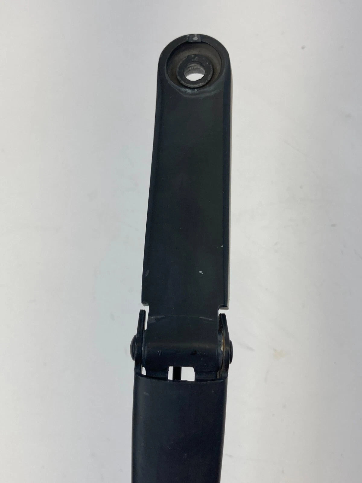 2009-2012 VOLKSWAGEN CC FRONT RIGHT WINDSHIELD WIPER ARM HOLDER UNIT OEM FACTORY