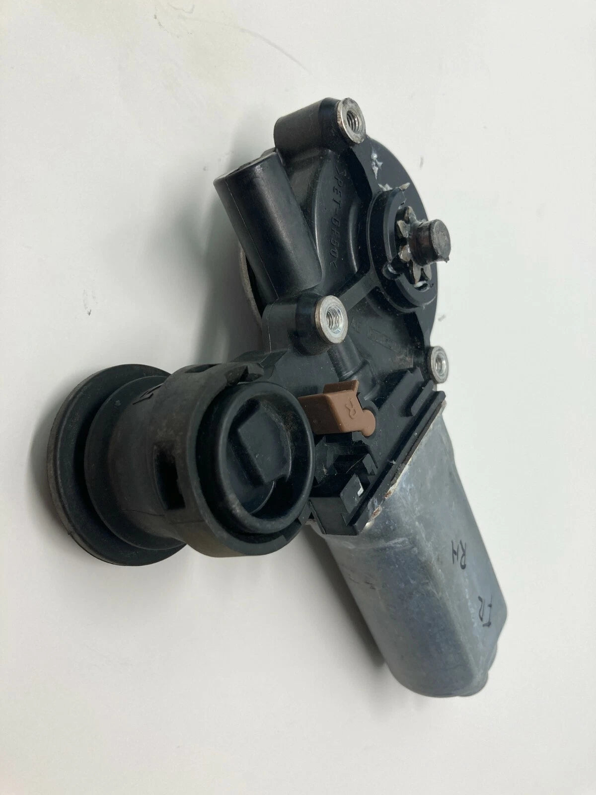 03-08 TOYOTA MATRIX COROLLA FRONT RIGHT SIDE DOOR WINDOW MOTOR 85710-AA050 OEM