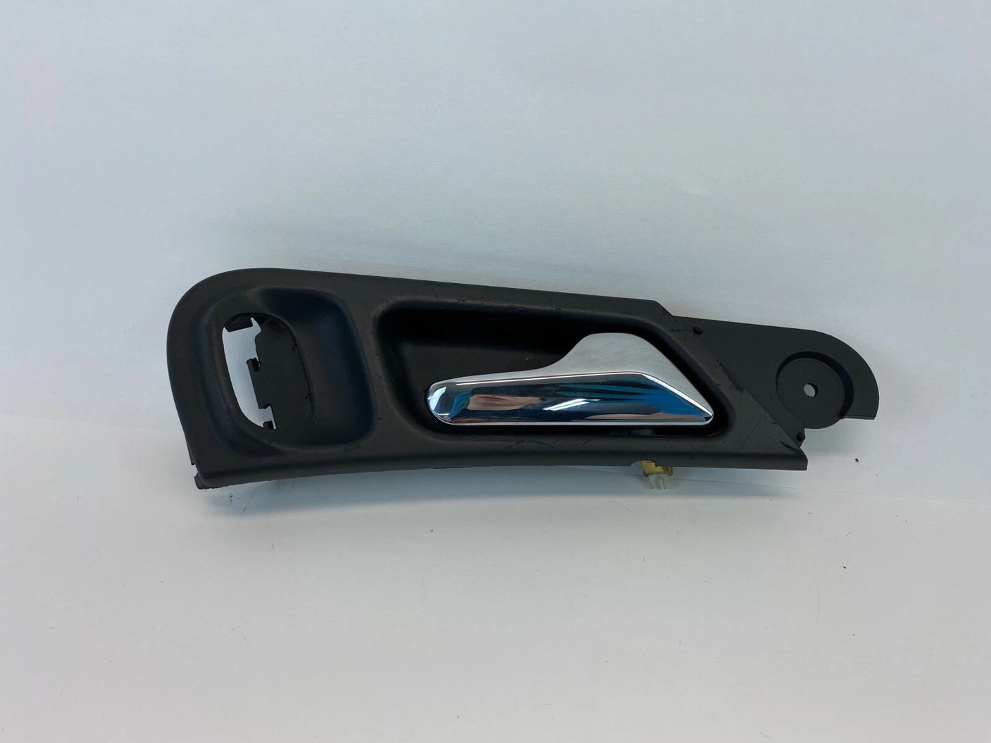 2006 2007 MERCEDES-BENZ C280 INNER DOOR HANDLE REAR RIGHT BLACK SILVER A3185