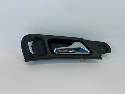 2006 2007 MERCEDES-BENZ C280 INNER DOOR HANDLE REAR RIGHT BLACK SILVER A3185