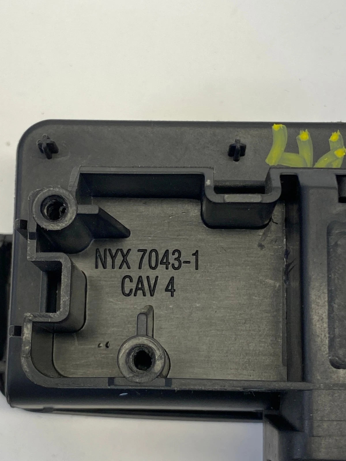 2006-2011 CHEVROLET HHR DASH STORAGE COMPARTMENT RELEASE LATCH HANDLE OEM FACTOR