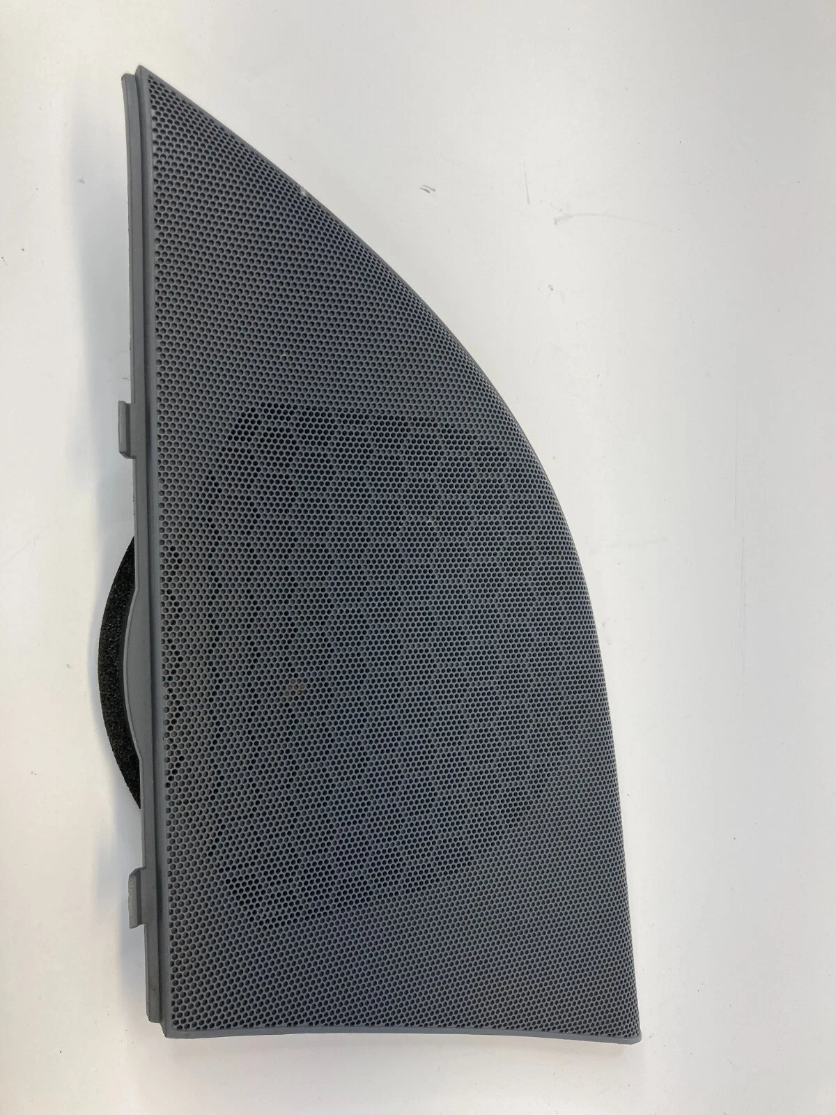 2005-2010 HONDA ODYSSEY REAR RIGHT QUARTER SPEAKER COVER GRILLE 84612SHJA010 OEM