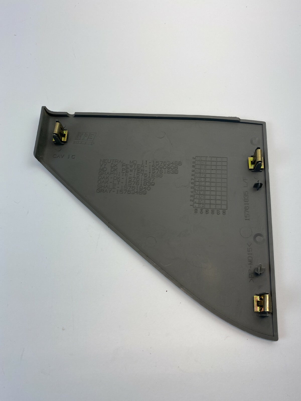 00-06 Chevrolet Tahoe Front Right Passenger Side Dash End Cover Trim 15761835