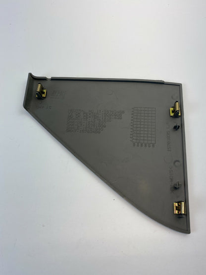 00-06 Chevrolet Tahoe Front Right Passenger Side Dash End Cover Trim 15761835