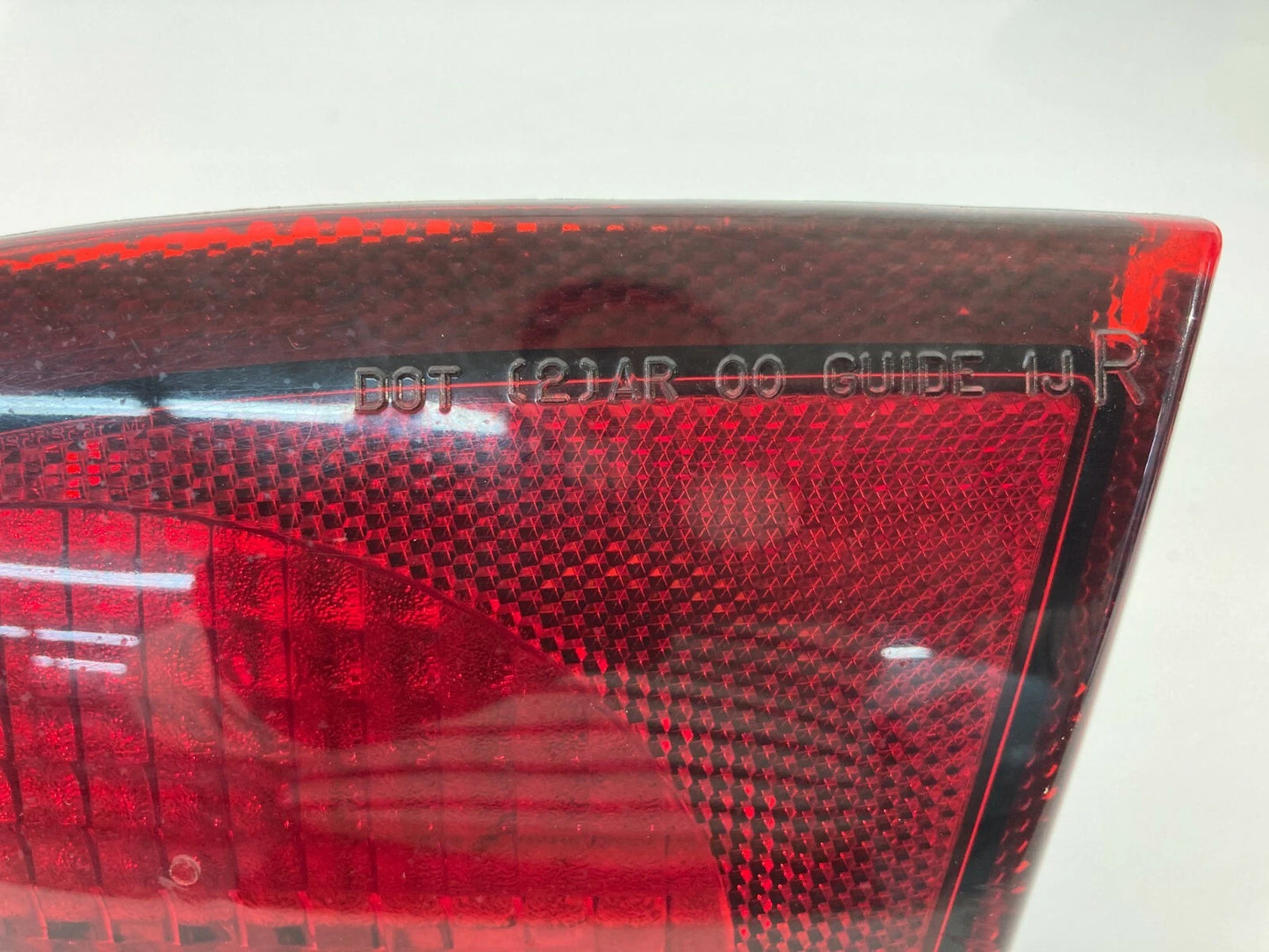 2000-2002 CHEVROLET CAVALIER PASSENGER RIGHT REAR TAIL LIGHT LAMP 16519344 OEM