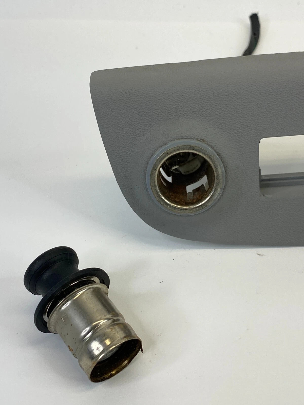 2006 07 08 09 10 2011 HYUNDAI ACCENT DASH STORAGE LIGHTER POWER OUTLET BEZEL OEM