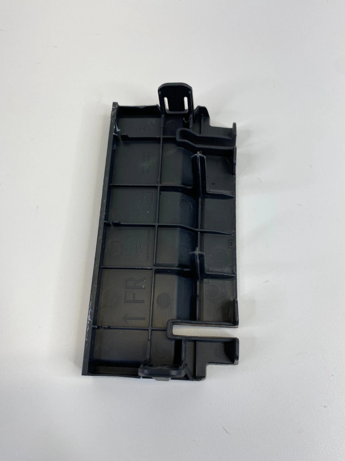 2013-2019 NISSAN SENTRA CENTER CONSOLE ARM REST SUPPORT TRIM COVER BEZEL OEM