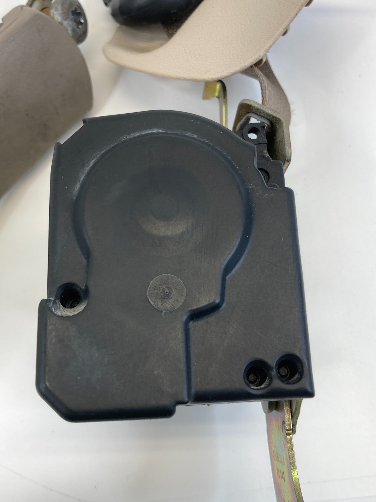 2000-2005 Chevy Monte Carlo Front Right Passenger Side Seat Belt Retractor OEM