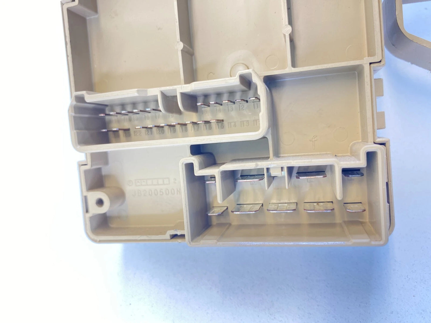 2007-2009 SUBARU LEGACY 2.5L H4 A/T DASH CABIN FUSE JUNCTION BOX 82201AG05A OEM