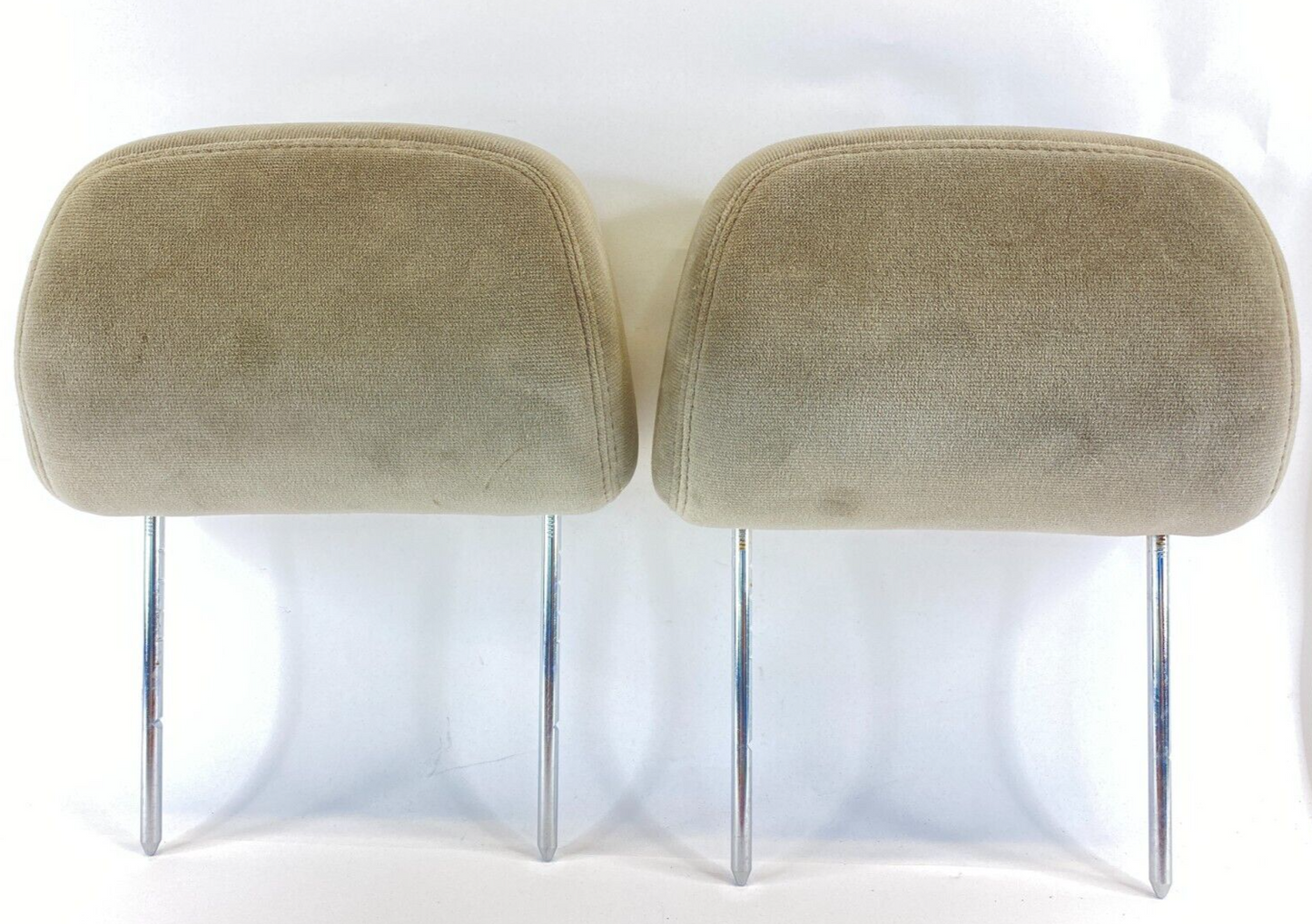 2000-2005 Chevrolet Chevy Impala Front Seat Headrest Head Rest Pair Set