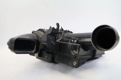 12-17 HYUNDAI ACCENT 1.6L AIR CLEANER INLET HOSE TUBE RESONATOR 28190-1R000 OEM