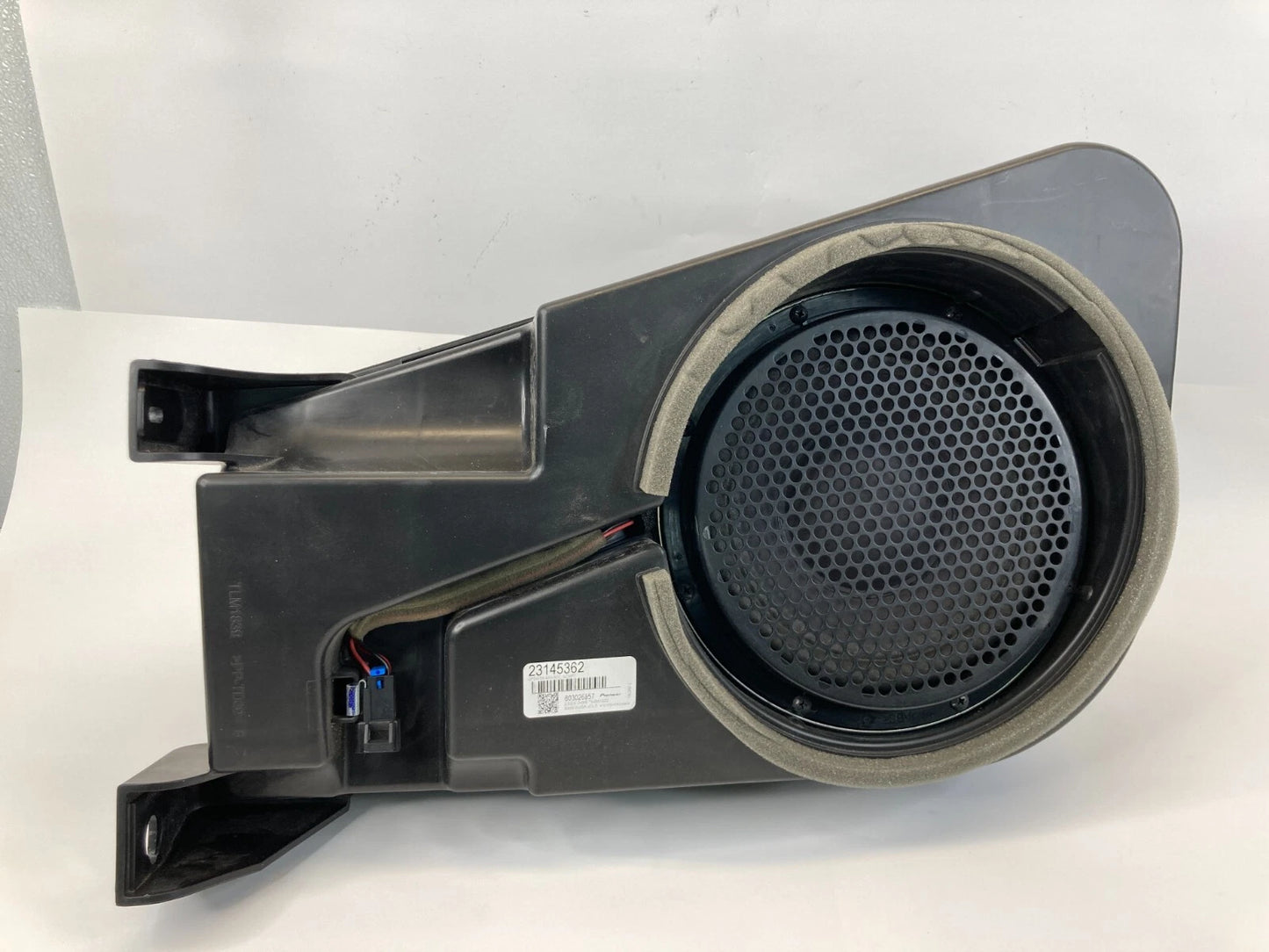 2010-2017 GMC TERRAIN CHEVROLET EQUINOX REAR SUBWOOFER SPEAKER 23145362 OEM